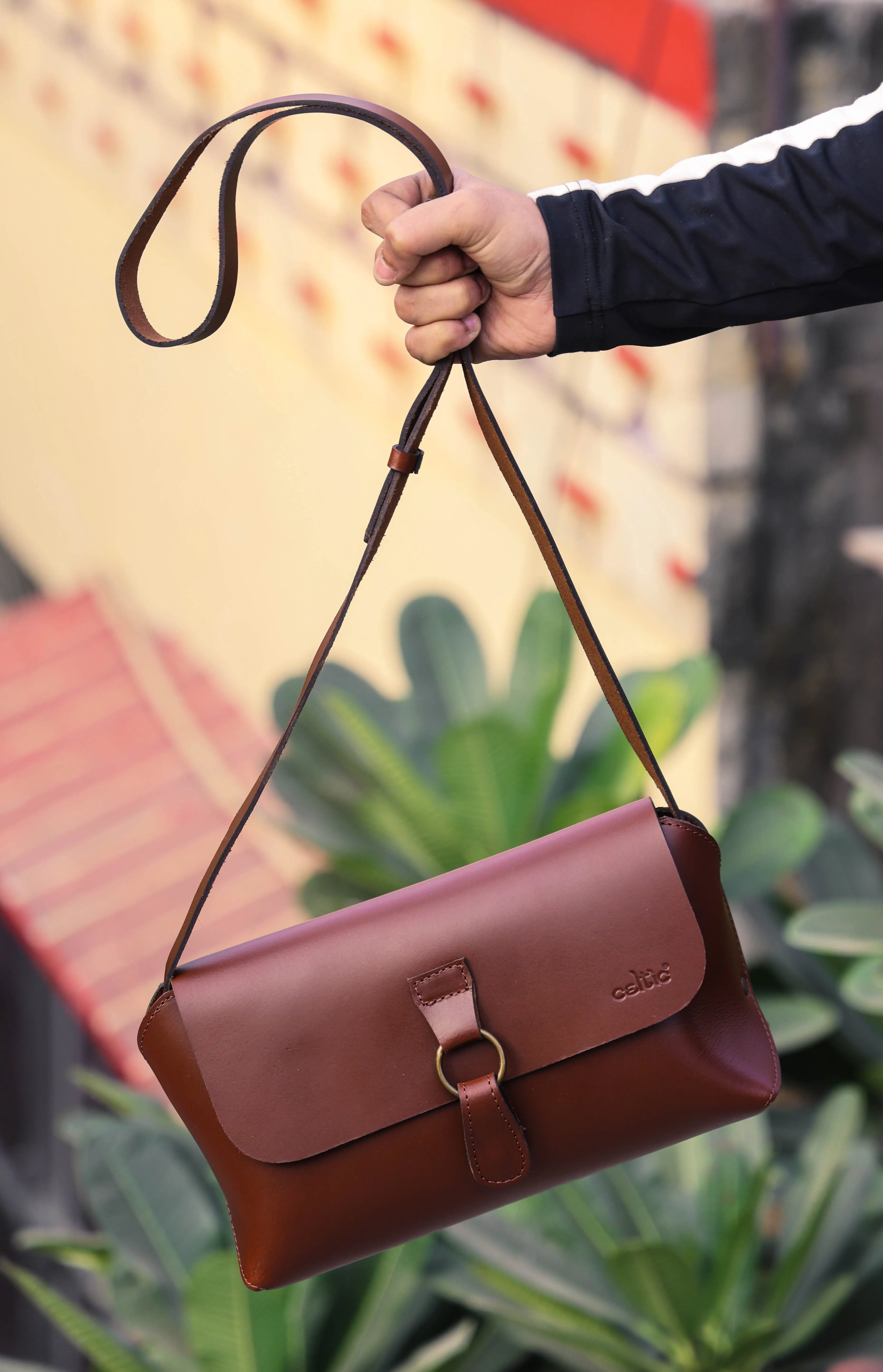 Celtic Stylish and Functional Brown Leather Cross Body Bag - Perfect for Everyday Use. Art: BG-1409