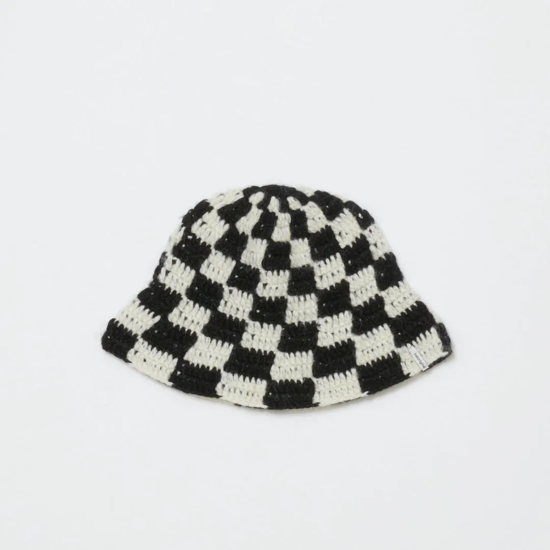 CHECKERED HAND KNIT BUCKET HAT