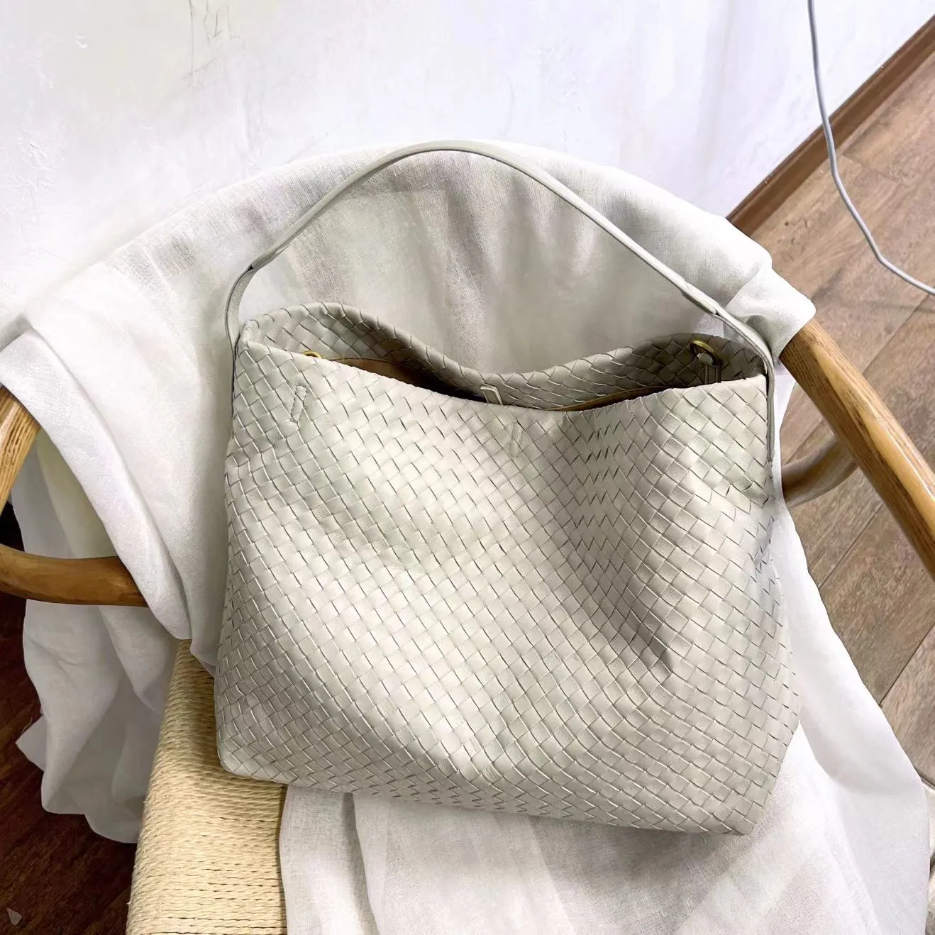 Italy Lambskin Leather Woven Tote Bag, Large 2023 Summer Designer Bag, Leather Quilted Elegant Shoulder Bag, Classic Shoulder Bag