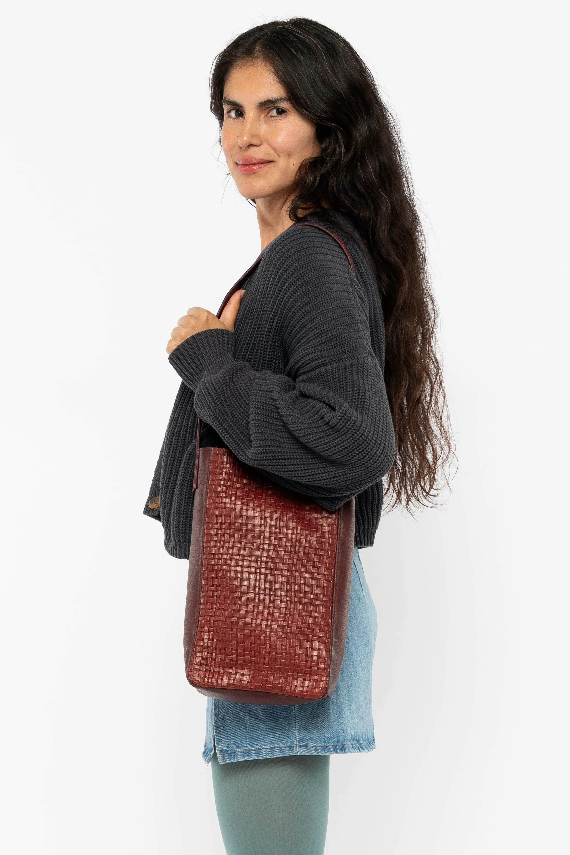 RLH3482 - Woven Leather Slim Tote